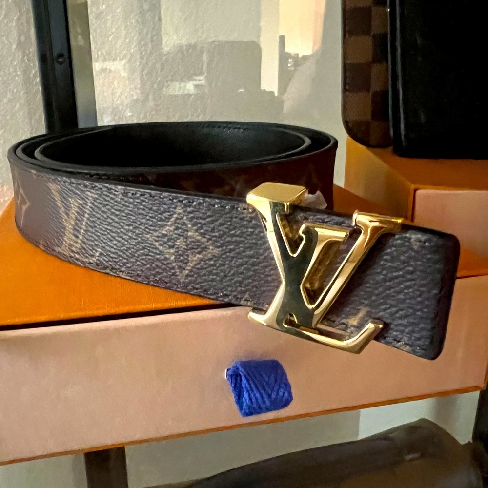 Louis Vuitton Initials 30 reversible belt 90
